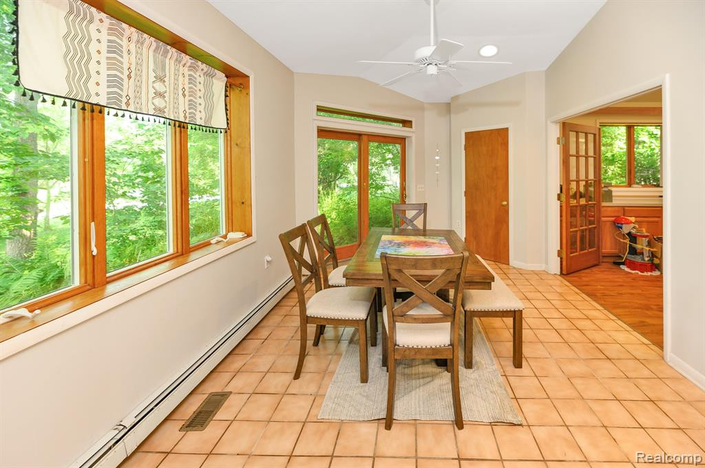 2450 CANYON Drive, Ypsilanti, MI 48197 — Photo 42