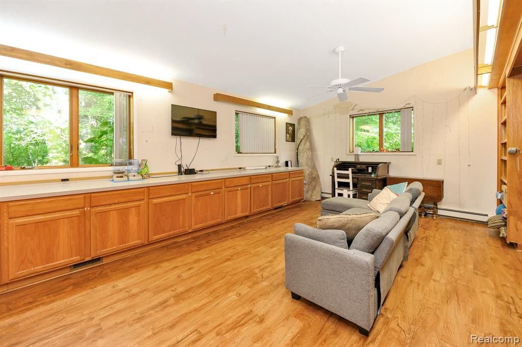 2450 CANYON Drive, Ypsilanti, MI 48197 — Photo 44