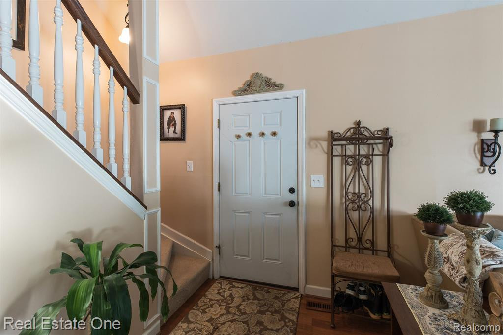 21254 E GLEN HAVEN Circle, Northville, MI 48167 — Photo 3