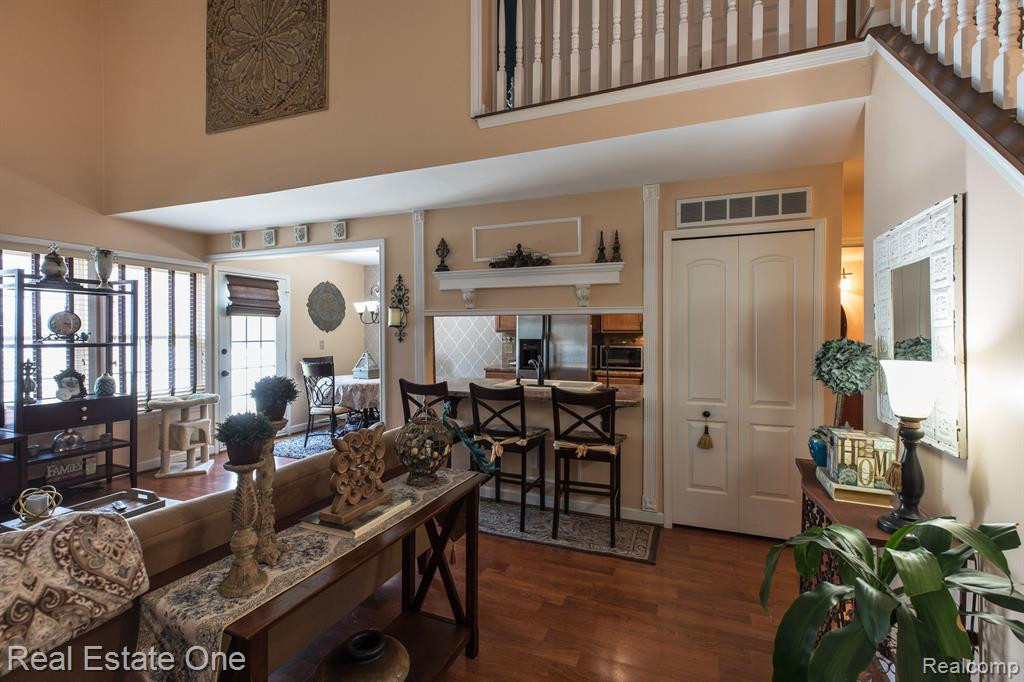 21254 E GLEN HAVEN Circle, Northville, MI 48167 — Photo 4