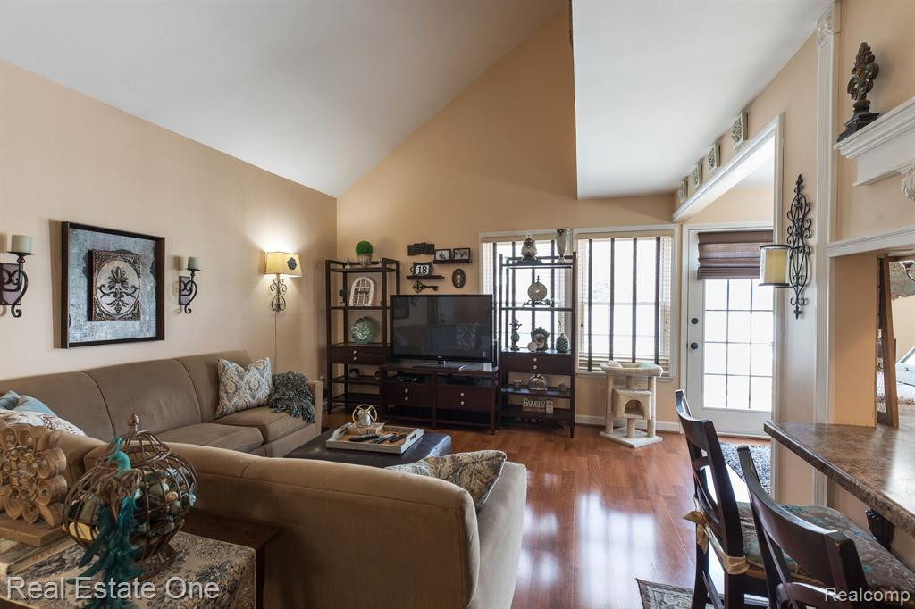 21254 E GLEN HAVEN Circle, Northville, MI 48167 — Photo 6