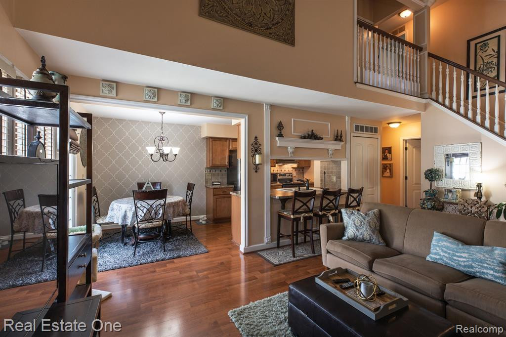 21254 E GLEN HAVEN Circle, Northville, MI 48167 — Photo 10