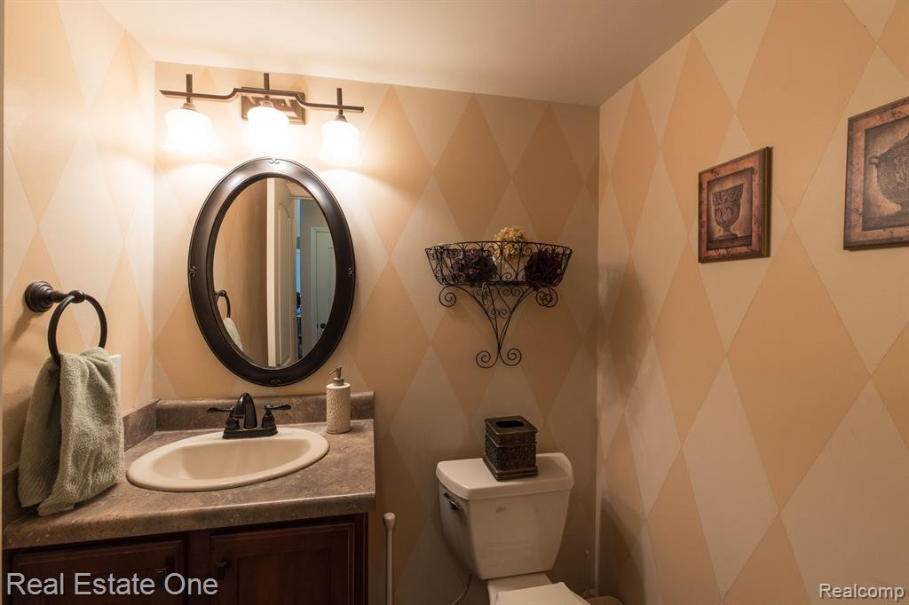 21254 E GLEN HAVEN Circle, Northville, MI 48167 — Photo 13