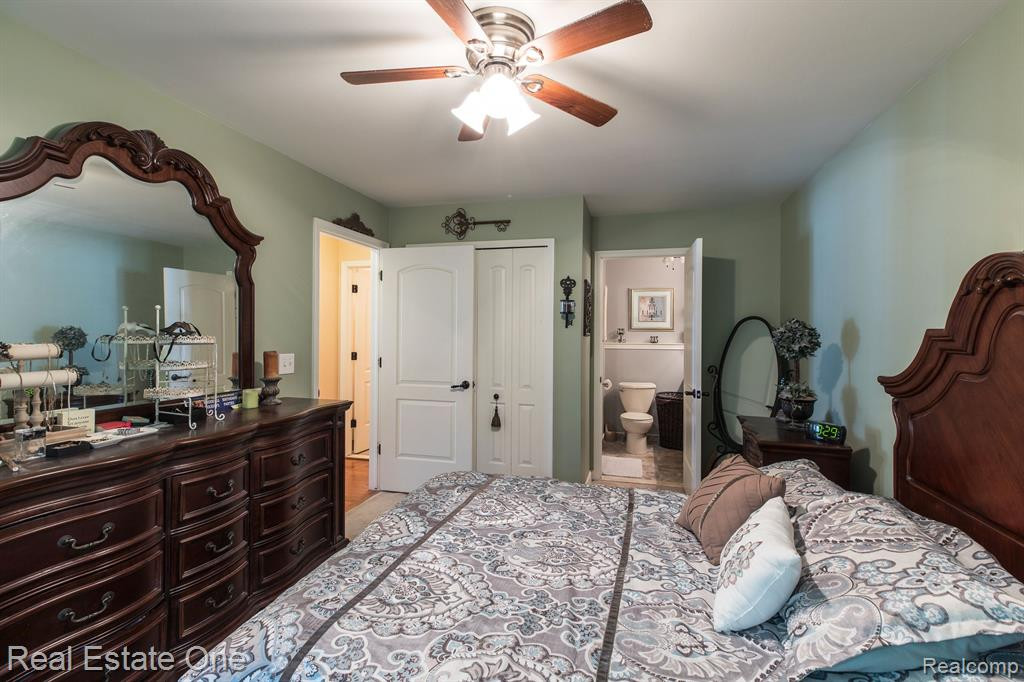 21254 E GLEN HAVEN Circle, Northville, MI 48167 — Photo 14