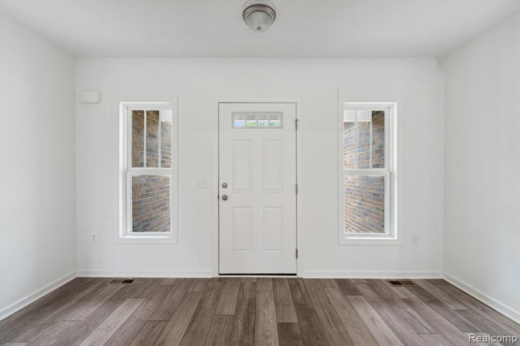 8433 JACK PINE Circle, Ypsilanti, MI 48197 — Photo 4
