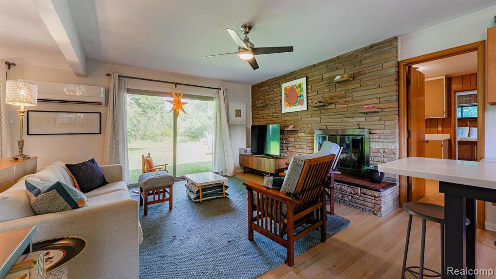4951 N DIXBORO Road, Ann Arbor, MI 48105 — Photo 4