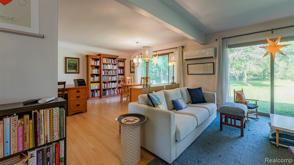 4951 N DIXBORO Road, Ann Arbor, MI 48105 — Photo 5