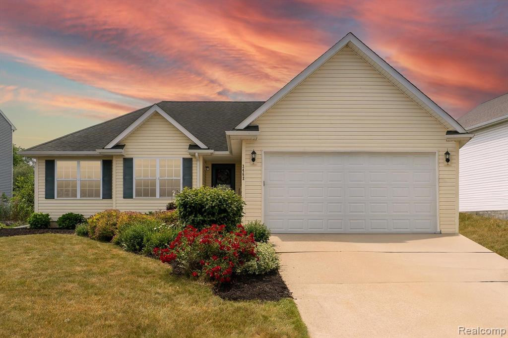 3462 AMBER OAKS Drive, Howell, MI 48855 — Photo 2