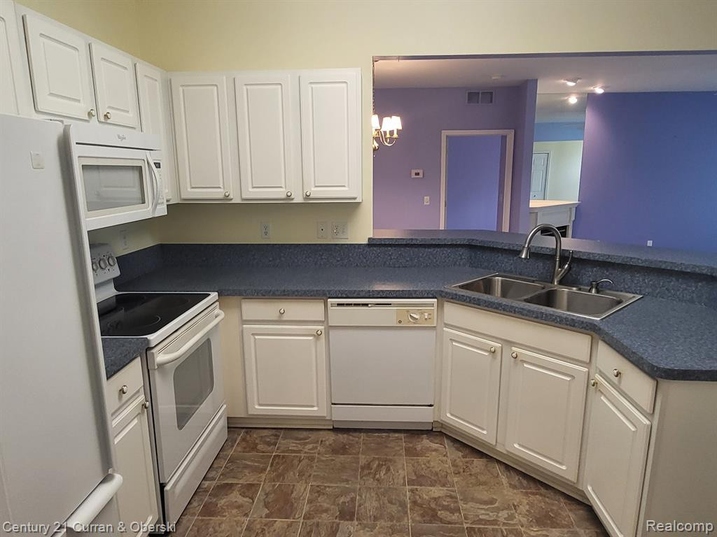 12105 CHESAPEAKE Circle, Walled Lake, MI 48390 — Photo 8