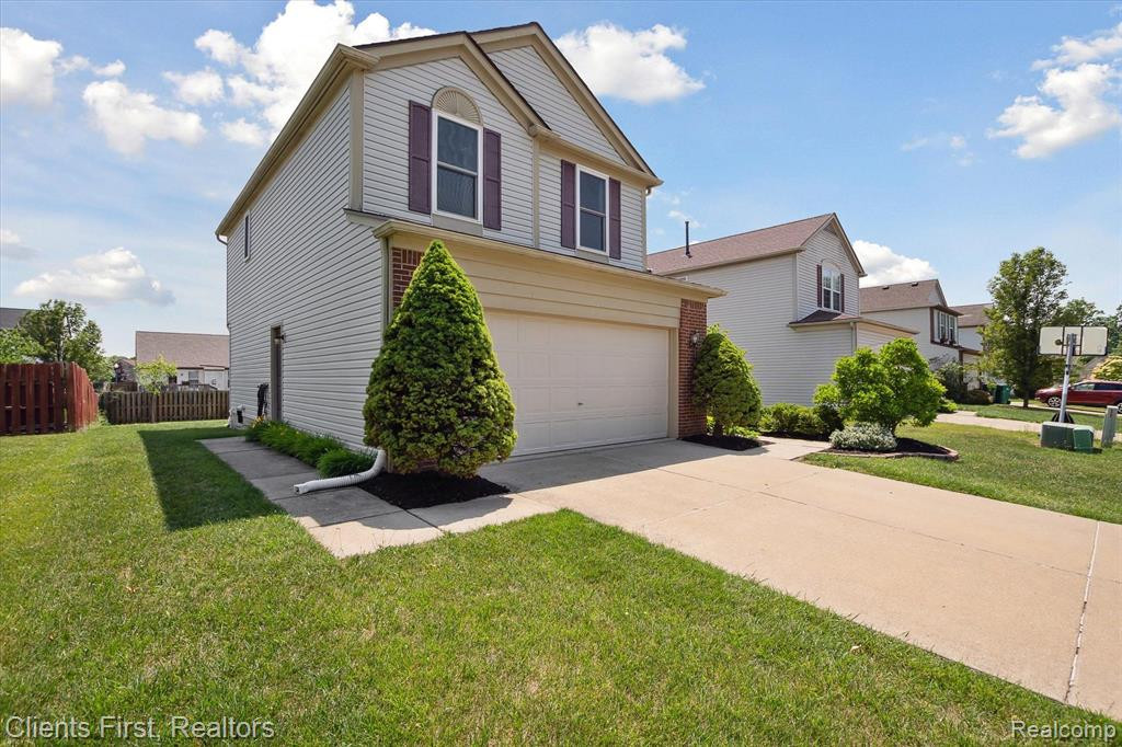 6181 OAKHURST Drive, Ypsilanti, MI 48197 — Photo 2
