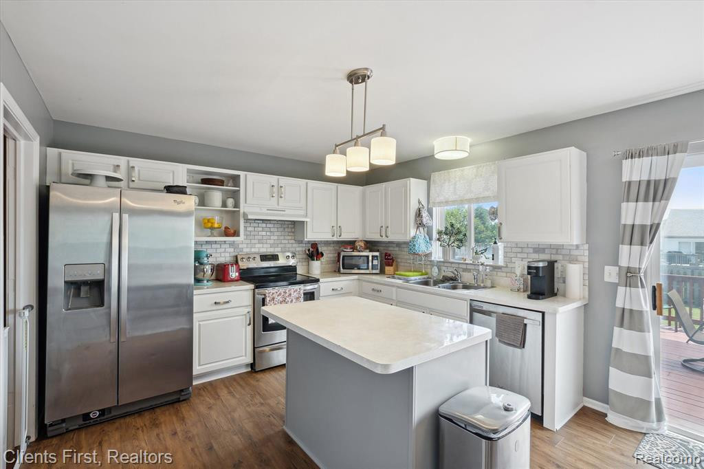 6181 OAKHURST Drive, Ypsilanti, MI 48197 — Photo 10