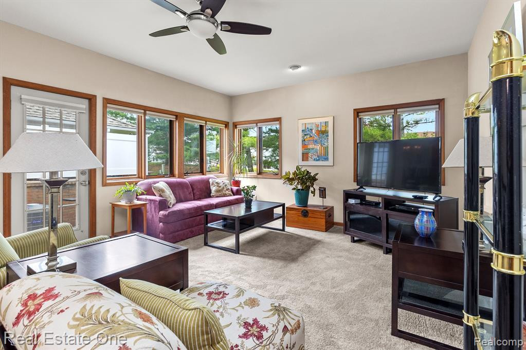 35155 HILLSIDE Drive, Farmington Hills, MI 48335 — Photo 8