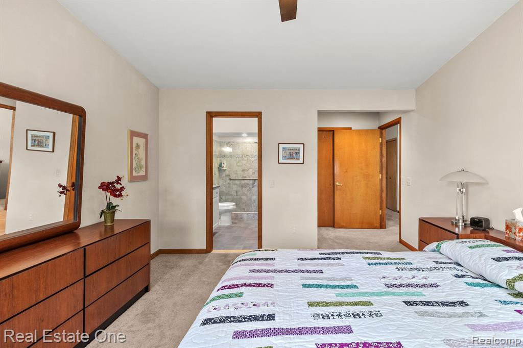 35155 HILLSIDE Drive, Farmington Hills, MI 48335 — Photo 13