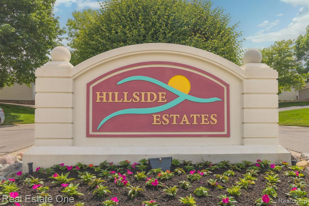 35155 HILLSIDE Drive, Farmington Hills, MI 48335 — Photo 22