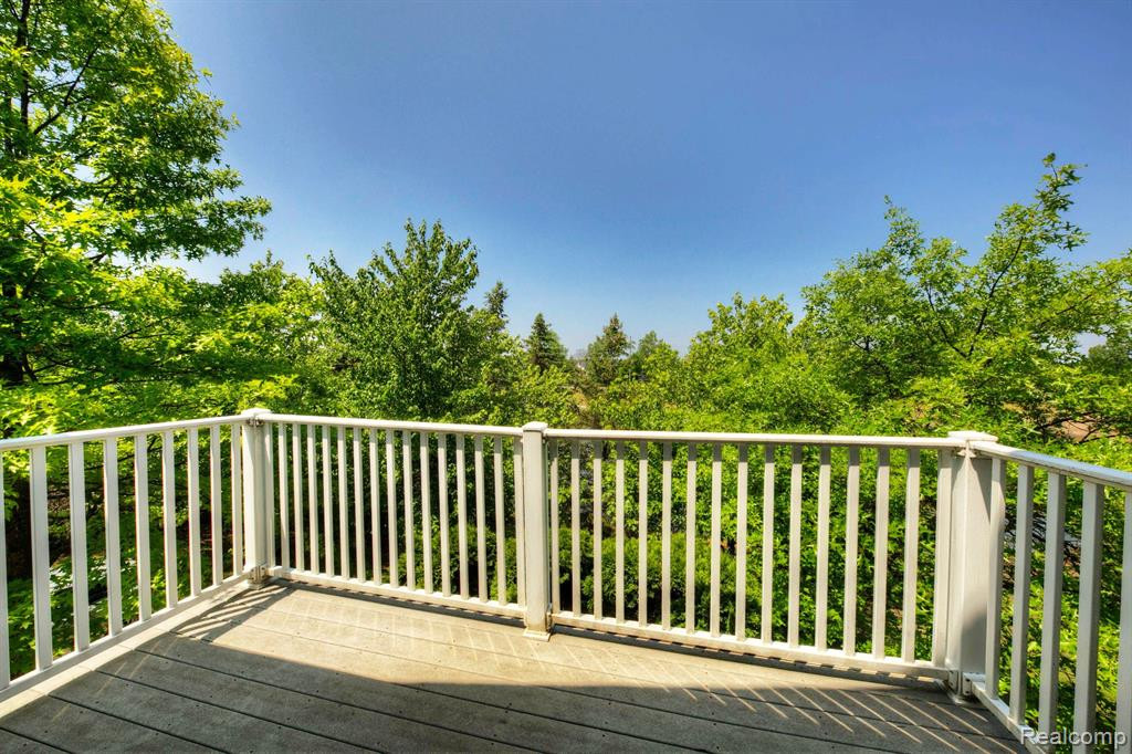 47704 PEMBROKE Drive, Canton, MI 48188 — Photo 25