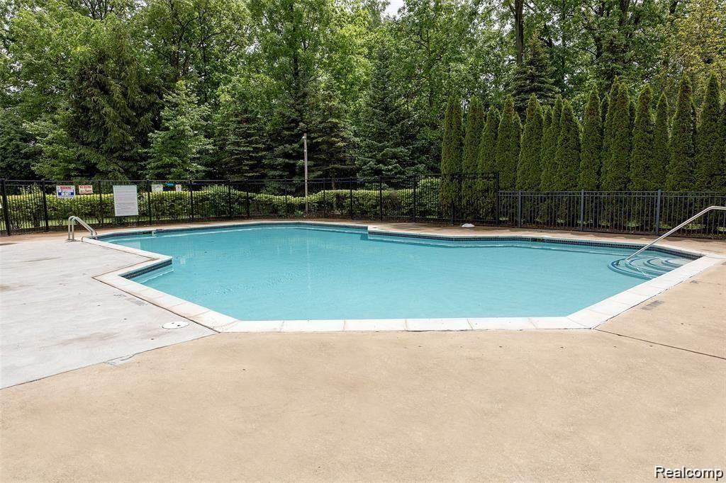 47704 PEMBROKE Drive, Canton, MI 48188 — Photo 30