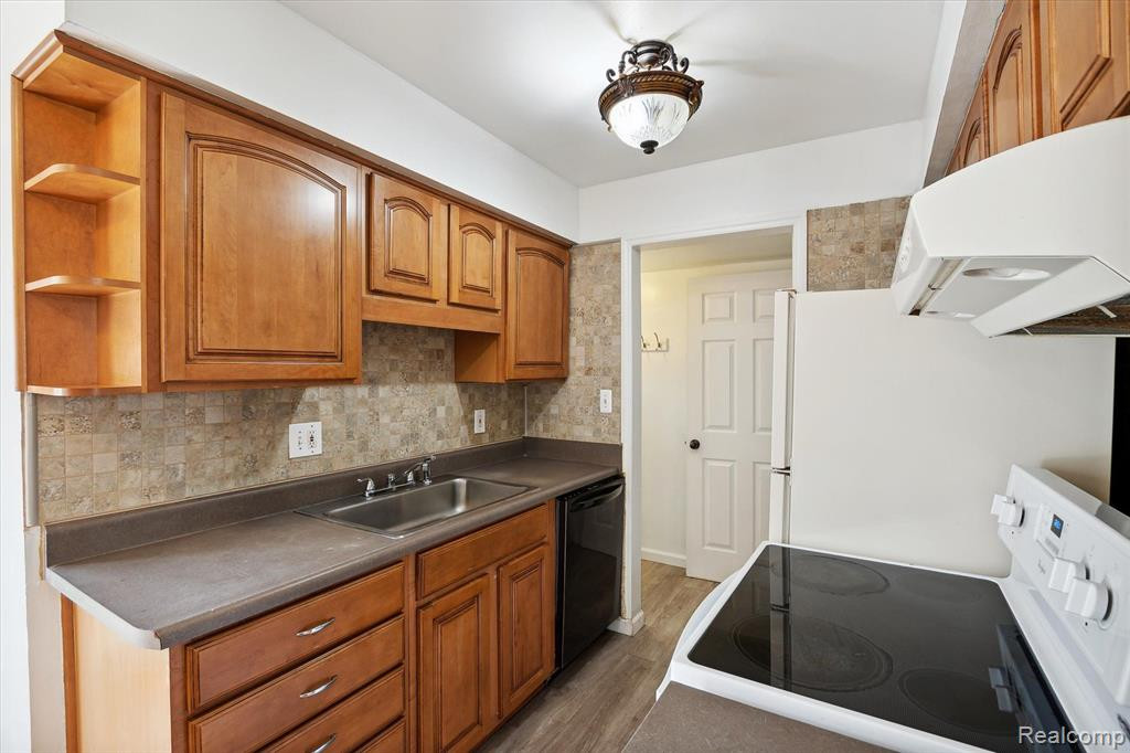 29058 MANCHESTER Street, Westland, MI — Photo 9