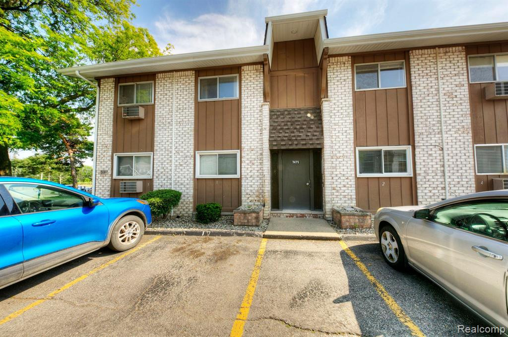 7475 WOODVIEW Street, 4, Westland, MI — front exterior