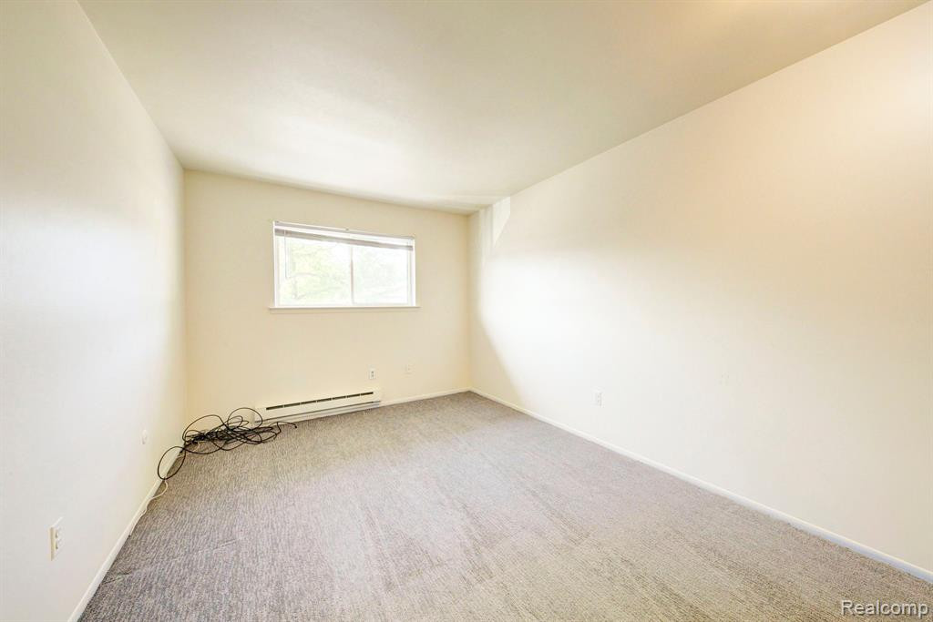 7475 WOODVIEW Street, 4, Westland, MI — Photo 16