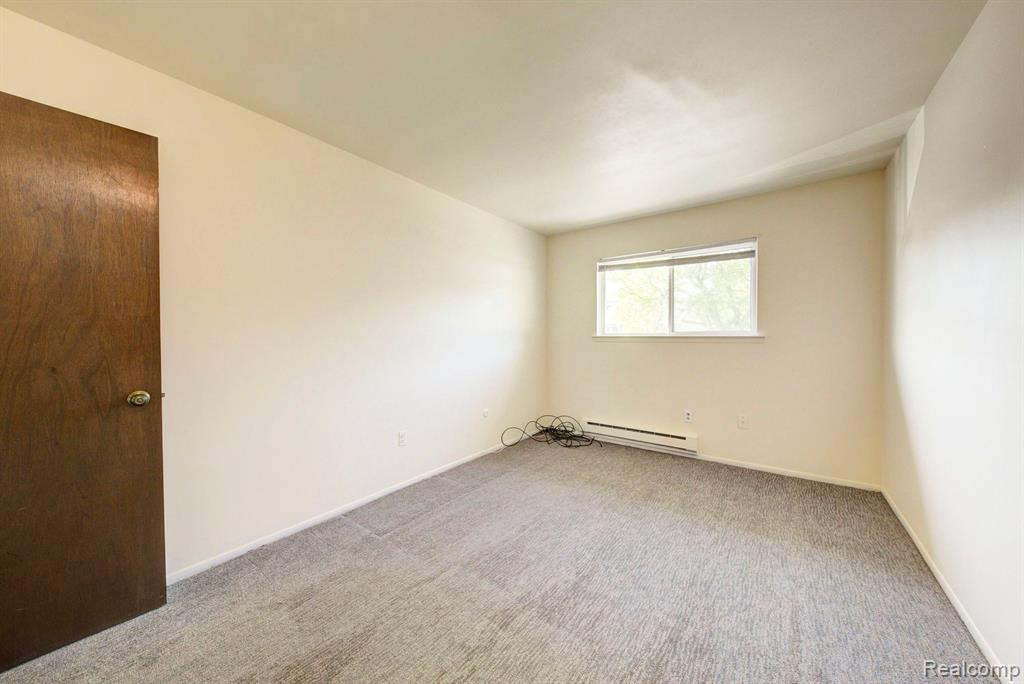 7475 WOODVIEW Street, 4, Westland, MI — Photo 17