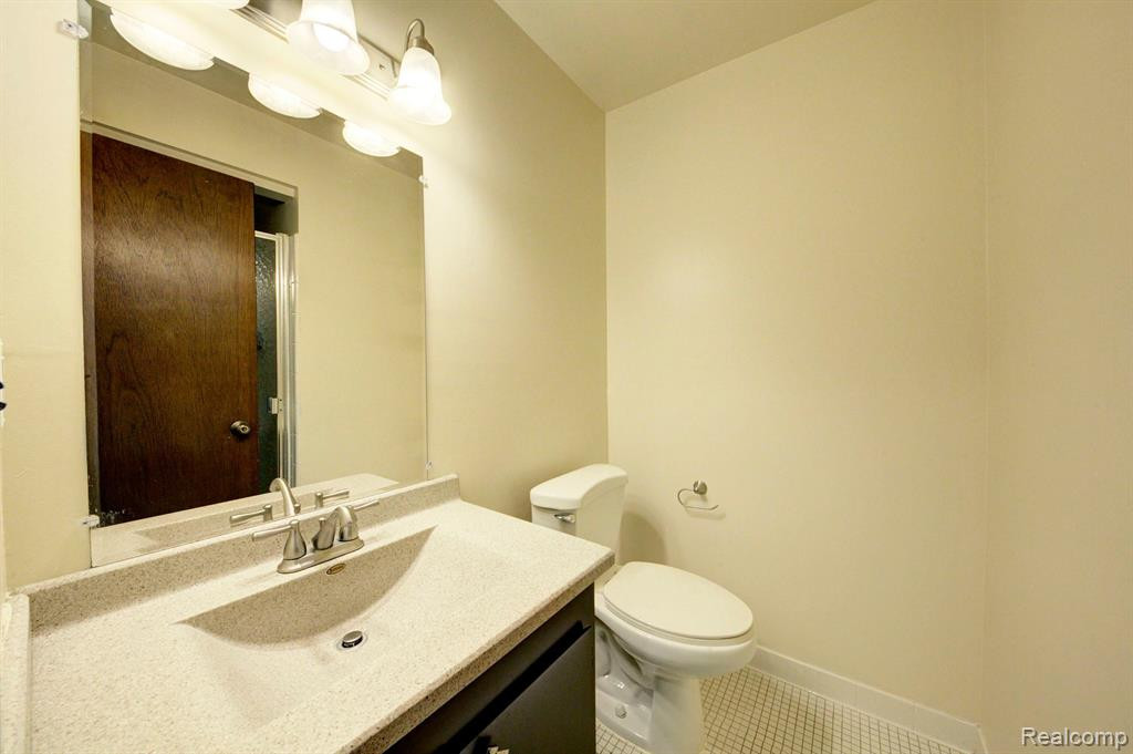 7475 WOODVIEW Street, 4, Westland, MI — Photo 19