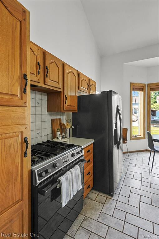 360 N NORTH SHORE Drive, Lake Orion, MI 48362 — Photo 8