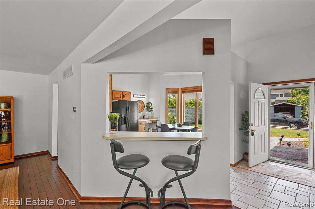 360 N NORTH SHORE Drive, Lake Orion, MI 48362 — Photo 13