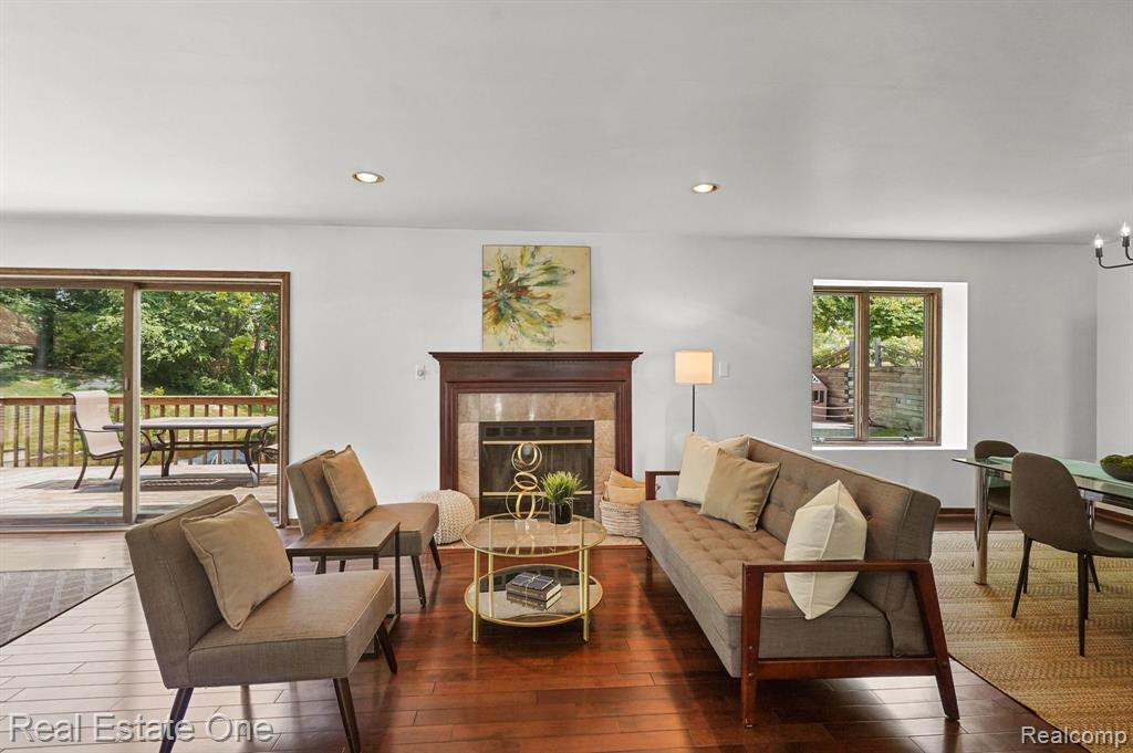 360 N NORTH SHORE Drive, Lake Orion, MI 48362 — Photo 14