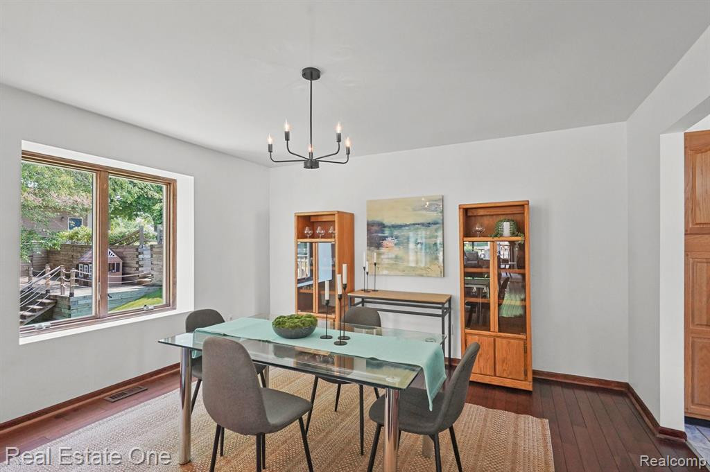 360 N NORTH SHORE Drive, Lake Orion, MI 48362 — Photo 15