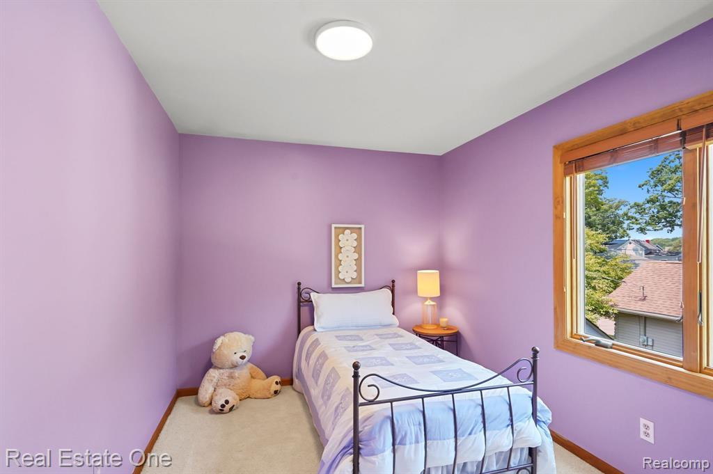 360 N NORTH SHORE Drive, Lake Orion, MI 48362 — Photo 23