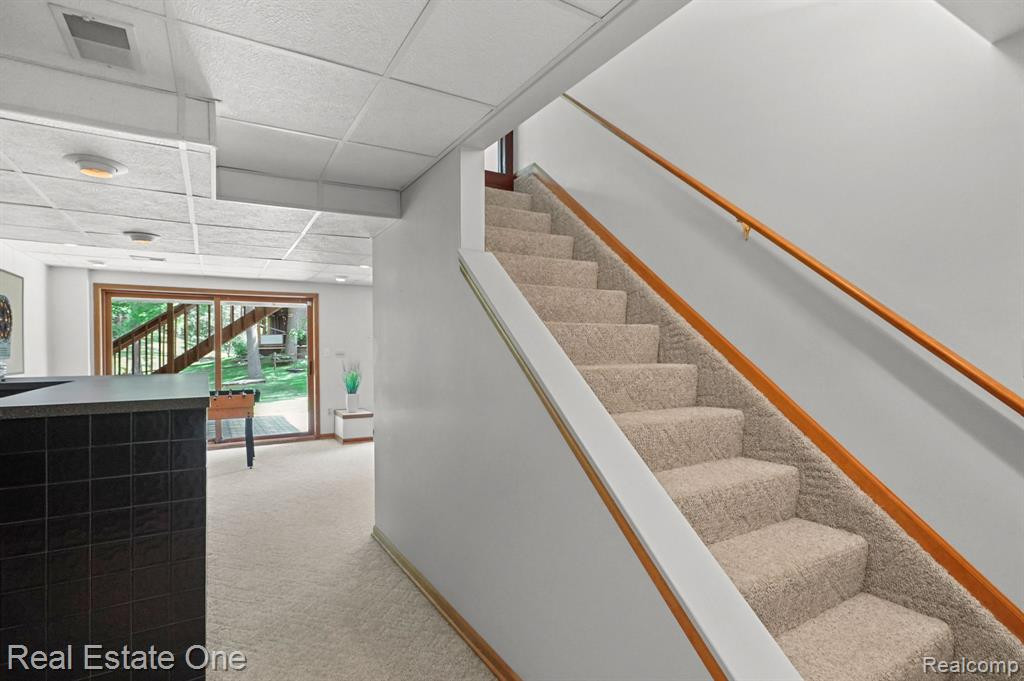360 N NORTH SHORE Drive, Lake Orion, MI 48362 — Photo 28
