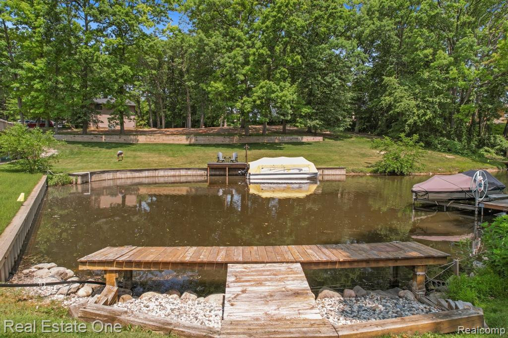 360 N NORTH SHORE Drive, Lake Orion, MI 48362 — Photo 34