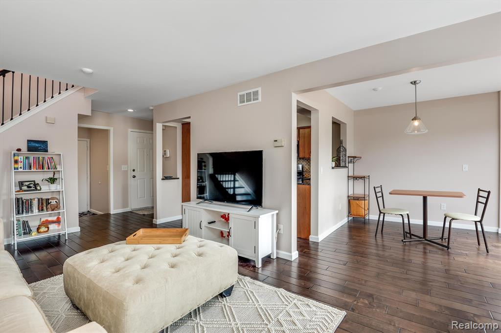 4143 HUNTERS Circle E, 104, Canton, MI 48188 — Photo 7