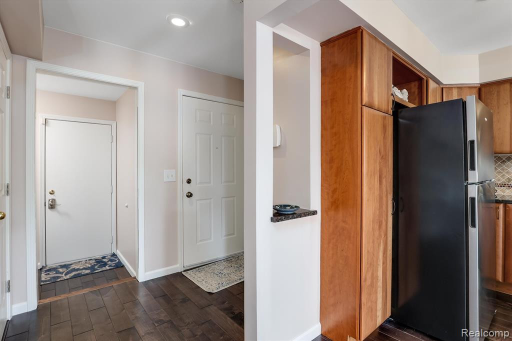 4143 HUNTERS Circle E, 104, Canton, MI 48188 — Photo 11
