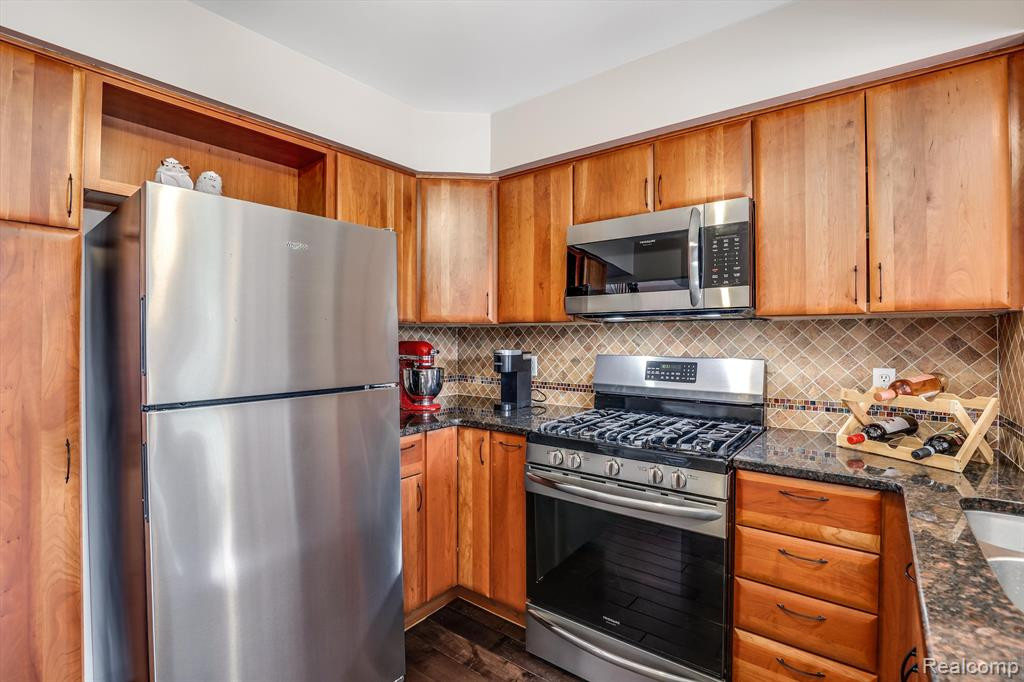 4143 HUNTERS Circle E, 104, Canton, MI 48188 — Photo 13