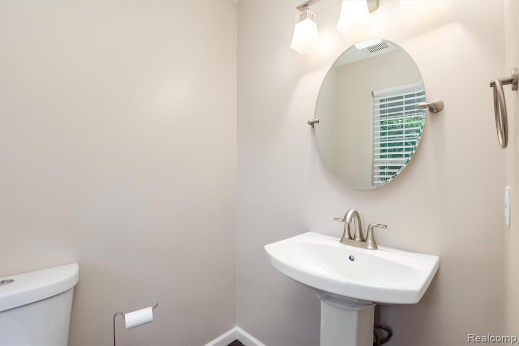 4143 HUNTERS Circle E, 104, Canton, MI 48188 — Photo 16