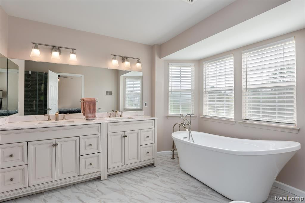4143 HUNTERS Circle E, 104, Canton, MI 48188 — Photo 18