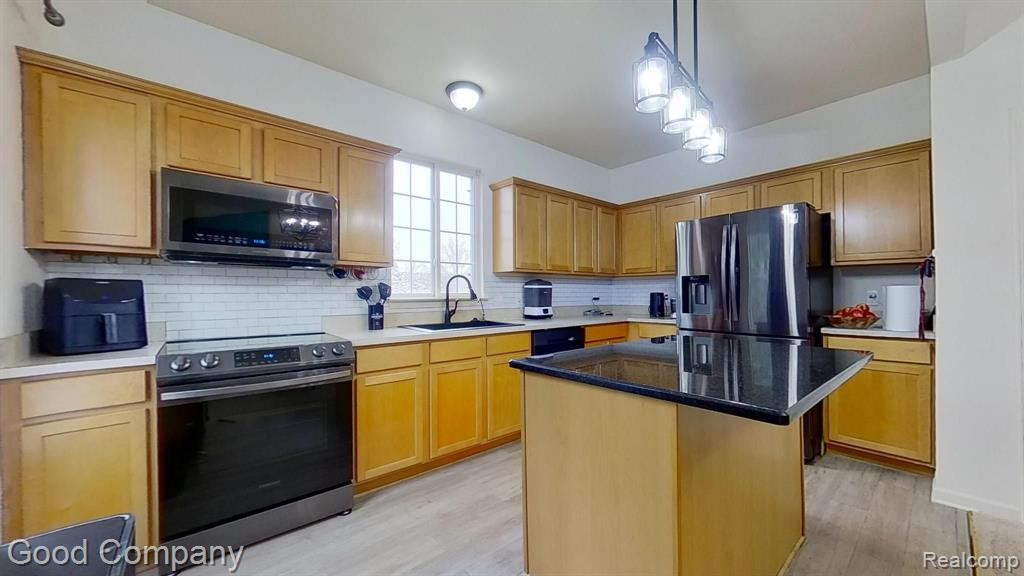 2017 KNOLLWOOD Drive, Canton, MI 48188 — Photo 17