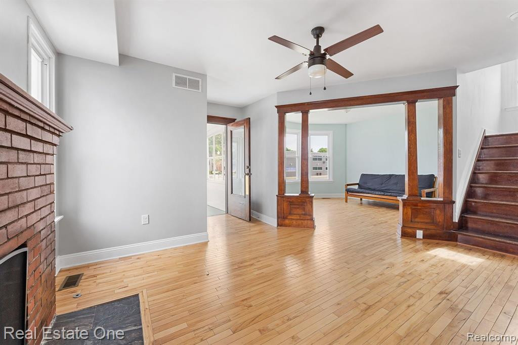 802 E 11 MILE Road, Royal Oak, MI 48067 — Photo 7