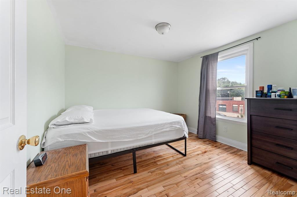 802 E 11 MILE Road, Royal Oak, MI 48067 — Photo 19