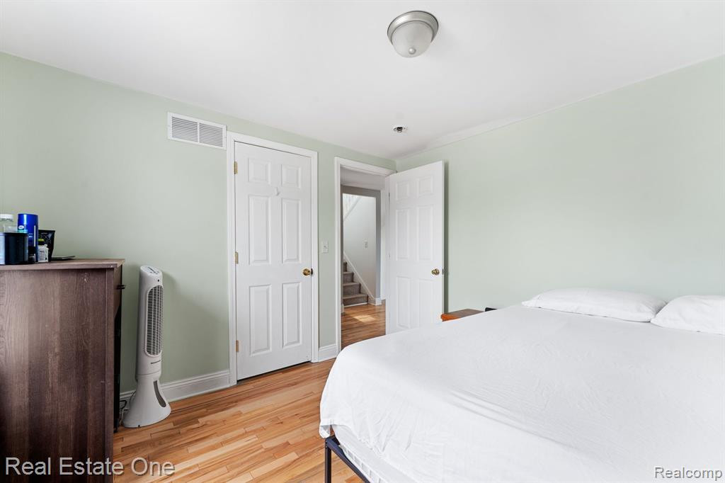 802 E 11 MILE Road, Royal Oak, MI 48067 — Photo 20
