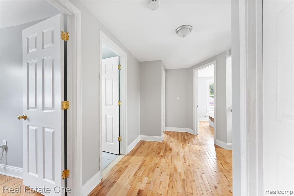 802 E 11 MILE Road, Royal Oak, MI 48067 — Photo 22