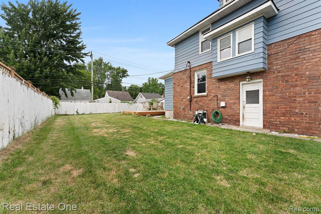 802 E 11 MILE Road, Royal Oak, MI 48067 — Photo 30
