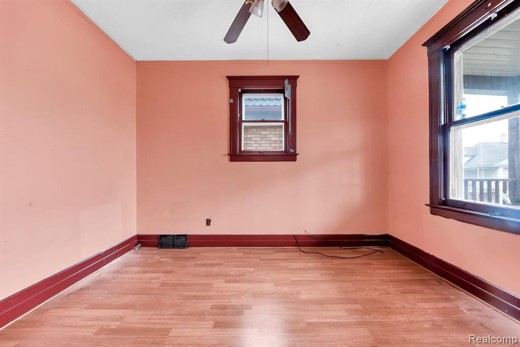 9506 CHAREST Street, Hamtramck, MI, 48212