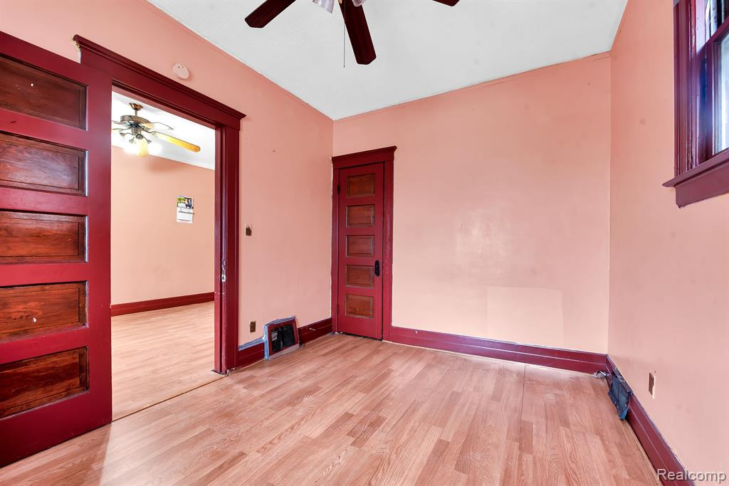 9506 CHAREST Street, Hamtramck, MI, 48212