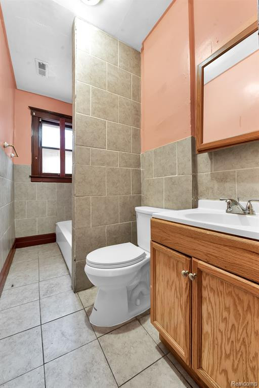 9506 CHAREST Street, Hamtramck, MI, 48212