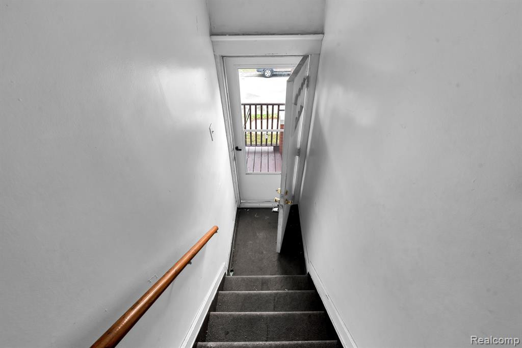 9506 CHAREST Street, Hamtramck, MI, 48212