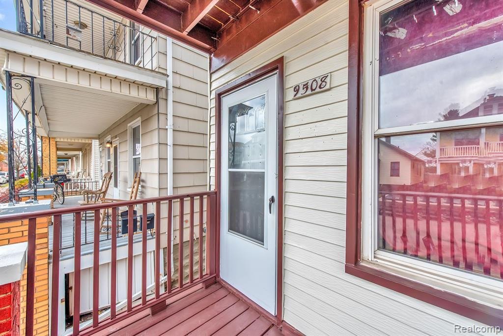 9506 CHAREST Street, Hamtramck, MI, 48212