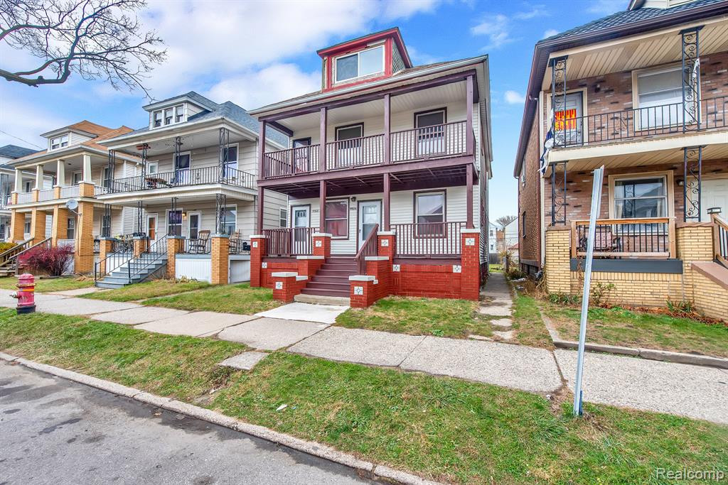 9506 CHAREST Street, Hamtramck, MI, 48212