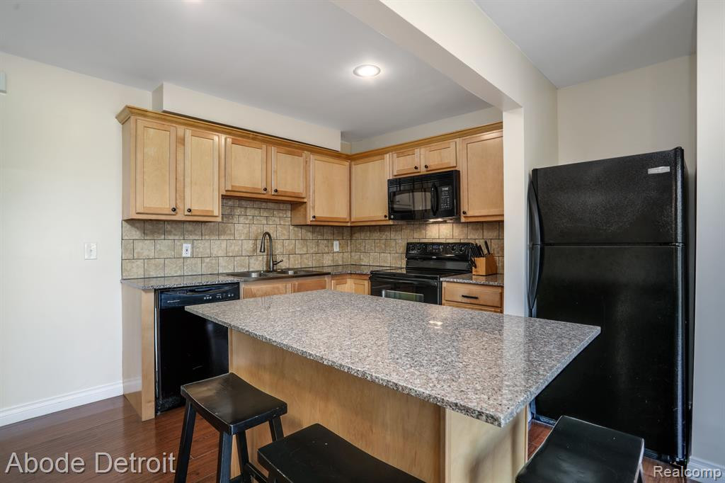 24802 OLDE ORCHARD Street, Novi, MI — Photo 8